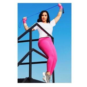 ✨ Demi Lovato limited edition Fabletics legging✨